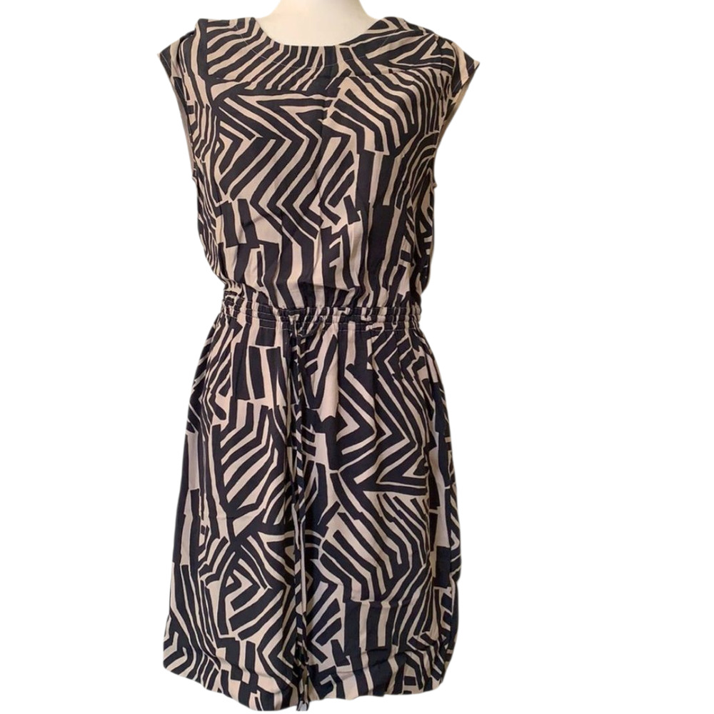 Loft Geometric Print Dress sz small, drawstring waist, pockets, sz small